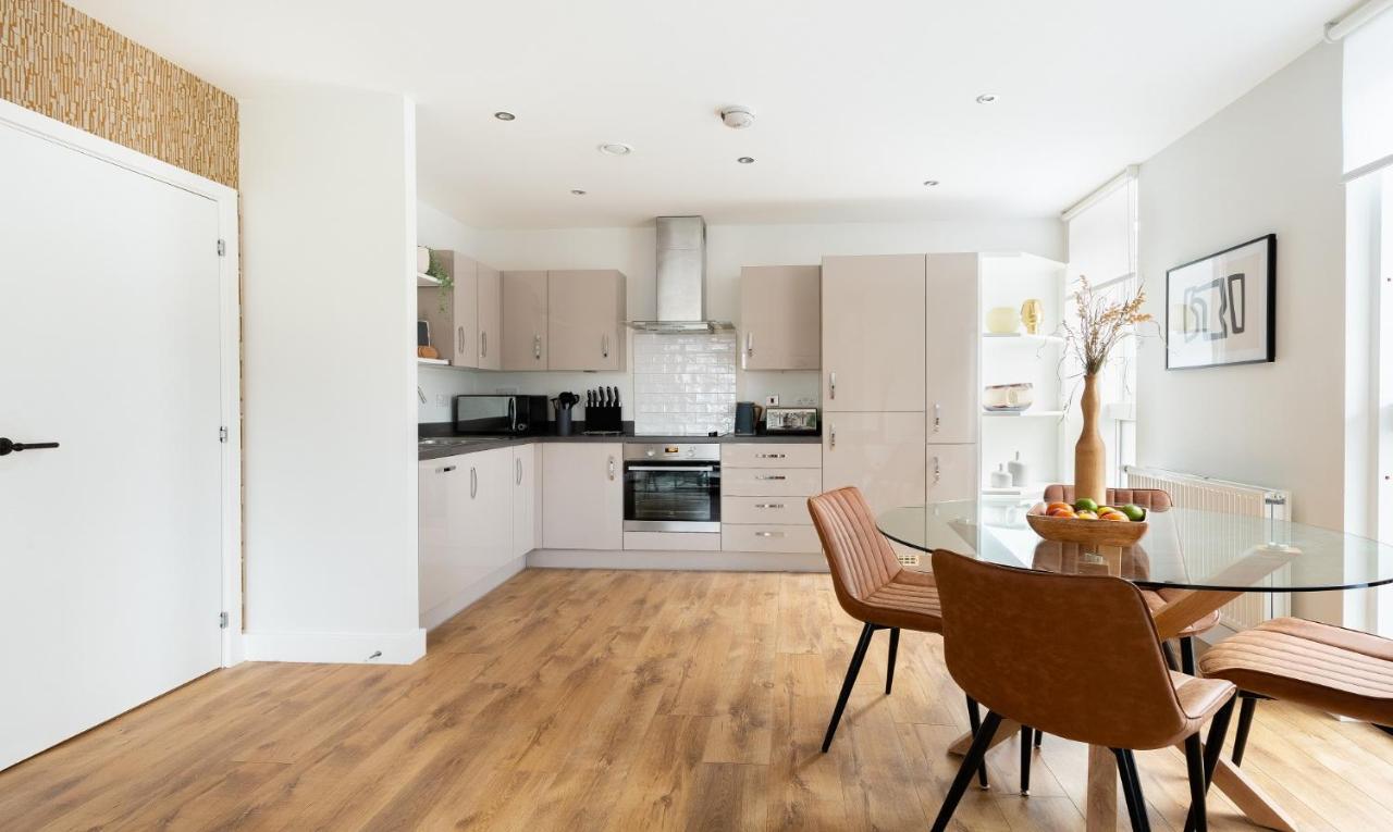 The Hoxton Docks - Modern & Bright 1bdr Flat With Study & Balcony * Londen