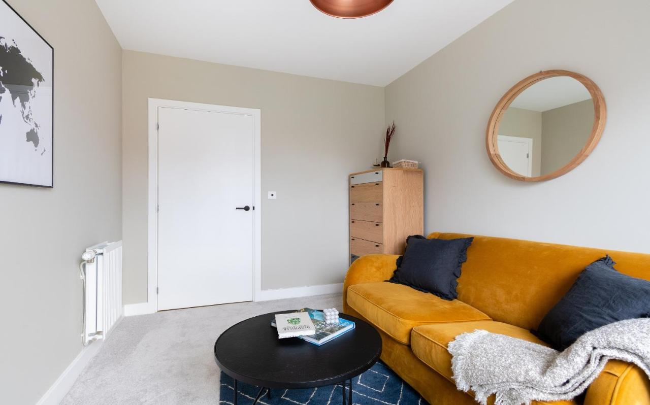 The Hoxton Docks - Modern & Bright 1bdr Flat With Study & Balcony Londen